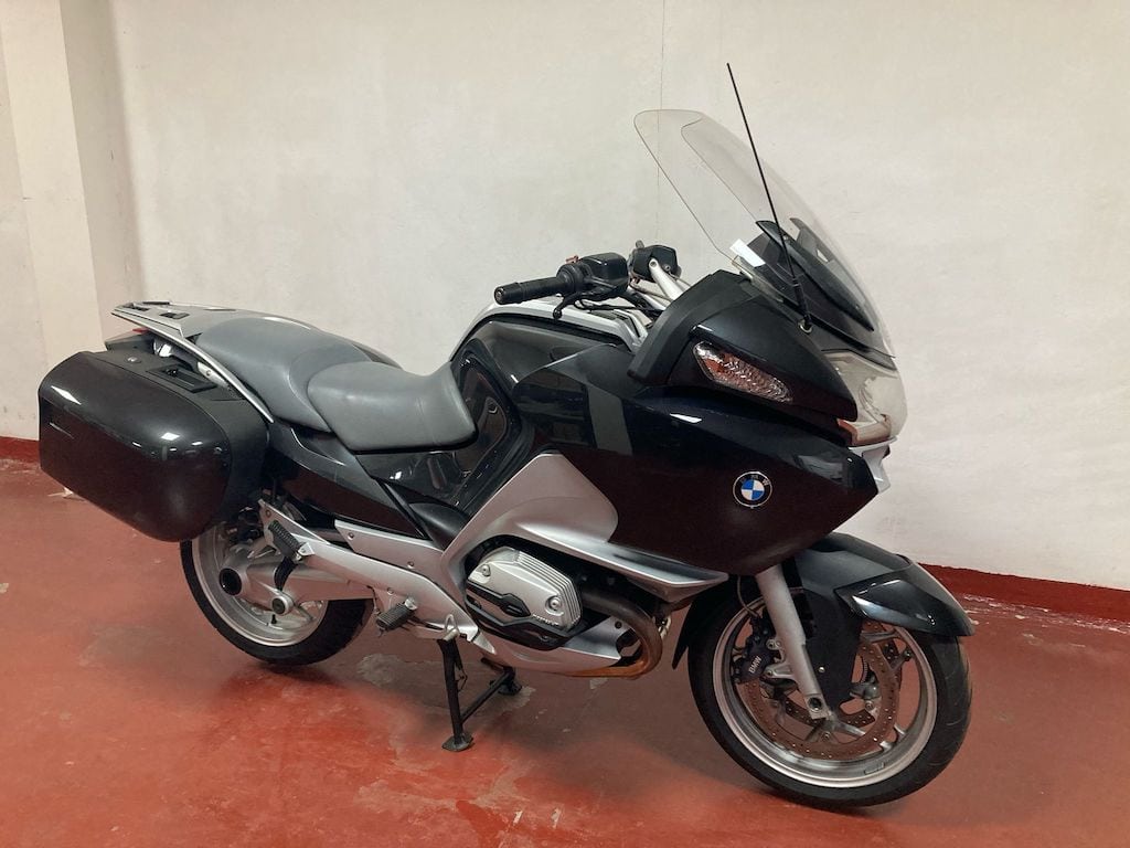 1200RT negra asiento gris