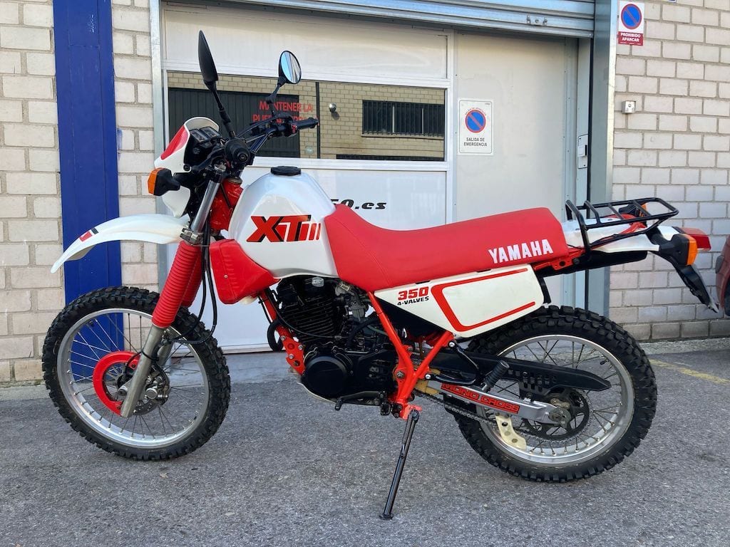 XT350 roja bis